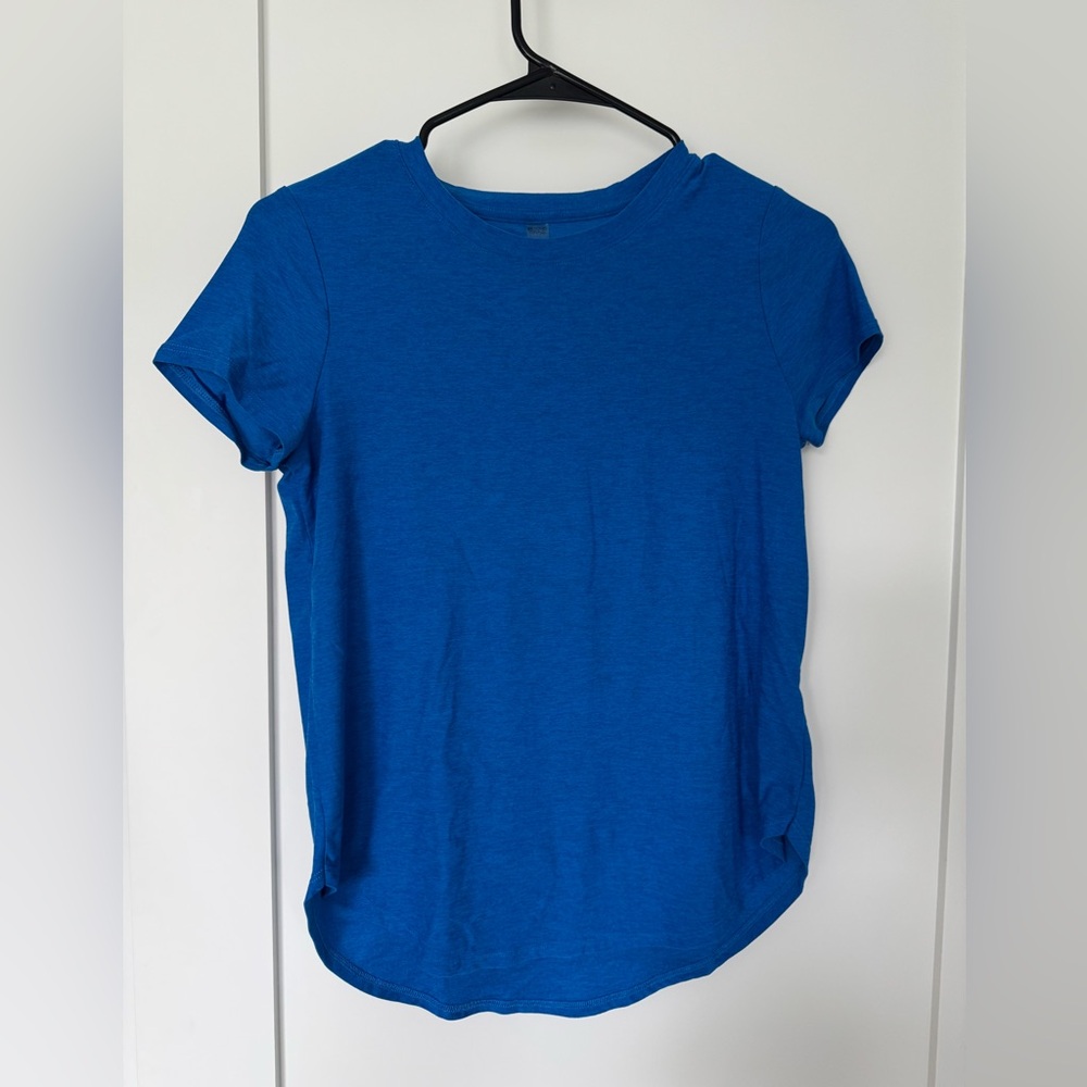 Beyond Yoga Featherweight On The Down Low Tee, size XS, seasonal color